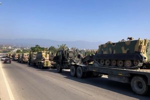 Suriye sınırına tank ve zırhlı ara&ccedil; sevkiyatı
