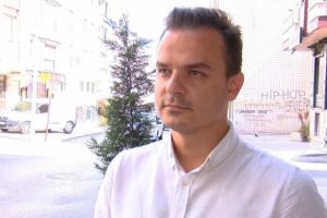 Muhabir &Uuml;mit Uzun, kendisine kelep&ccedil;e takan polislerden şikayet&ccedil;i oldu