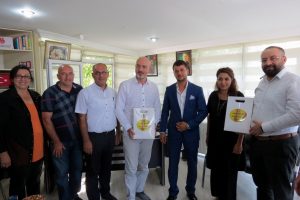 AK Parti'den Bursalı incir &uuml;reticisine destek