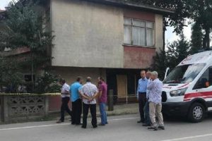 81 yaşındaki adam kendini astı