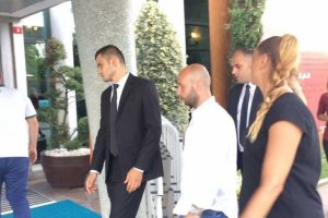 İmamoğlu, işten &ccedil;ıkarılan iş&ccedil;ilerin temsilcileriyle g&ouml;r&uuml;şt&uuml;