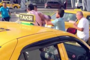 Taksicilerden taksiciye dayak
