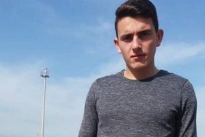 Denize boğulma tehlikesi ge&ccedil;iren gen&ccedil;, hastanede &ouml;ld&uuml;