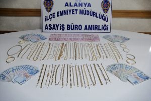 Manavgat'ta 1,5 kilogram altın &ccedil;alan ş&uuml;pheli yakalandı