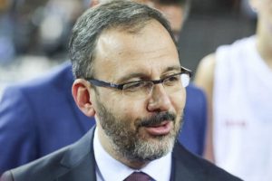 Bakan Kasapoğlu Milli Boks&ouml;rleri tebrik etti