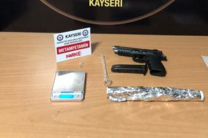 Uyuşturucu operasyonuna 12 g&ouml;zaltı