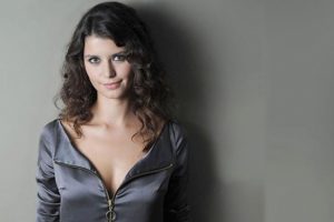 Yasak aşk yaşadığı iddia edilen Beren Saat'ten mutluluk pozu