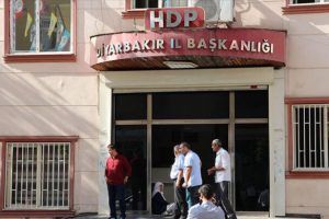 Dağa ka&ccedil;ırıldığı iddia edilen gence ev hapsi