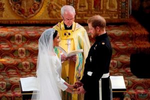 Meghan Markle setlere d&ouml;nebilir