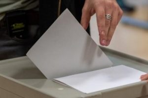 Almanya'da iki eyalet sandık başında