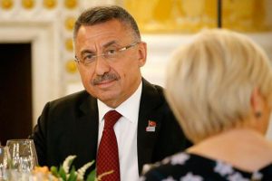 Cumhurbaşkanı Yardımcısı Oktay Varşova'da Pence ile g&ouml;r&uuml;şt&uuml;