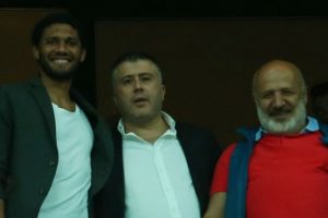 Elneny taraftara hayran kaldı!