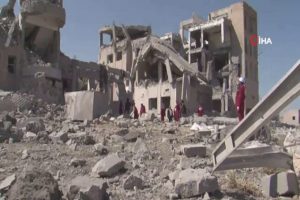 Yemen'deki hapishaneye hava saldırısında &ouml;l&uuml; sayısı 100 oldu