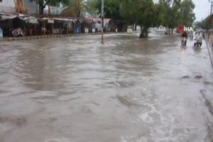 Pakistan'da sel felaketi: 9 &ouml;l&uuml;