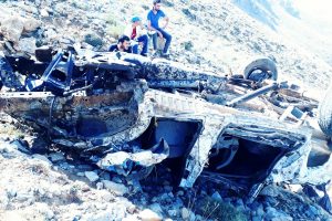 U&ccedil;uruma yuvarlanan ara&ccedil;tan son anda kurtuldu