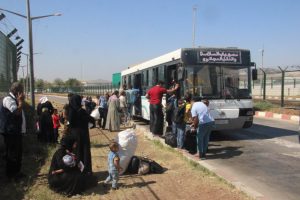 Bayramı &uuml;lkelerinde ge&ccedil;iren Suriyelilerin d&ouml;n&uuml;şleri s&uuml;r&uuml;yor