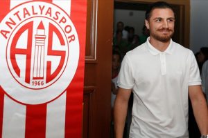 Antalyaspor'da Zeki Yıldırım ile yollar ayrıldı