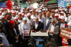 İBB'de işten &ccedil;ıkarılan iş&ccedil;ilerin eylemi devam ediyor