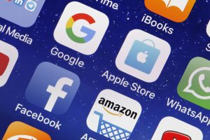 AB Rekabet Kurulu Şefi: Google ve Facebook her veriyi topluyor