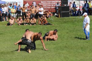 Bulgaristan'da Koca Yusuf Yağlı G&uuml;reşleri d&uuml;zenlendi