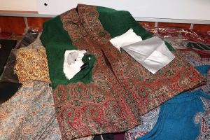 Osmanlı kaftanları ile uyuşturucu sevkiyatına 2 g&ouml;zaltı