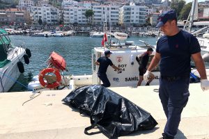 Bursa'da balıkçılar su üzerinde çürümüş erkek cesedi buldu