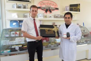 Bursa'da kestane şekeri getirmeyene kız yok