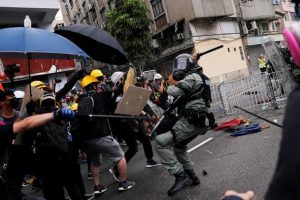 Hong Kong'da hafta sonundaki g&ouml;sterilerde 159 kişi g&ouml;zaltına alındı