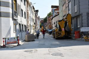 Bursa İneg&ouml;l'de kaldırımlar yenileniyor