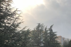 Bursa'da şiddetli g&ouml;k g&uuml;r&uuml;lt&uuml;s&uuml; korkuttu
