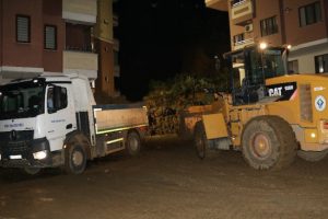 160 kamyon toprak &ccedil;ıkartıldı ama sonu&ccedil; yok