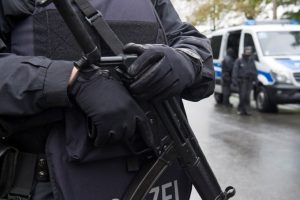 Almanya'da sokak ortasında 'kan davası' şoku