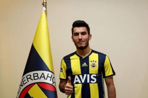 Fenerbah&ccedil;e'de iki ayrılık birden