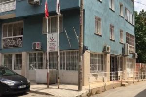 Rapor alamadığı i&ccedil;in doktorlara dehşeti yaşattı