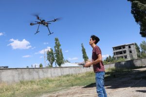 Hakkarili gen&ccedil;, drone tasarladı