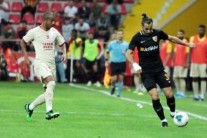 Kayserispor'da Yasir sakatlandı