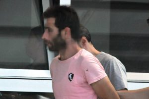 Polisin ağlarken bulduğu kızı, babası istismarda bulunup, fuhşa zorlamış