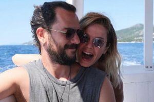 Burcu Biricik'ten eşine romantik mesaj