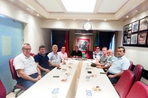 Bursa Ziraat Odaları İl Koordinasyon Kurulu: "&Uuml;reticiyi mutlu edin, teneke &ccedil;alarak da eğleniriz"