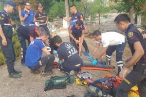 Mezarlıktan y&uuml;kselen inleme sesleri şehri ayağa kaldırdı