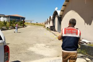 Oto galerici silahlı saldırıda yaralandı