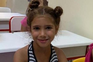 Hakan Ural'ın kızı Gisella okula başladı