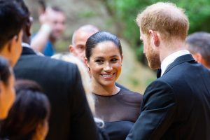 Meghan Markle itibarını kurtarmak i&ccedil;in ajansla anlaştı