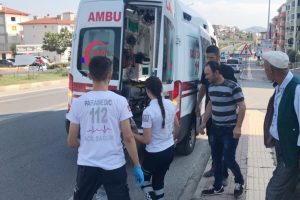 Bisiklet yayaya &ccedil;arptı: 2 yaralı