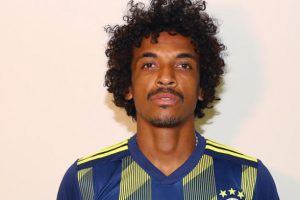 Luiz Gustavo g&ouml;zyaşlarını tutamadı!
