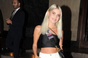 Melis S&uuml;tşurup gecelerde
