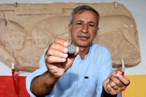 Assos'ta 7 bin yıllık granit taş balta bulundu