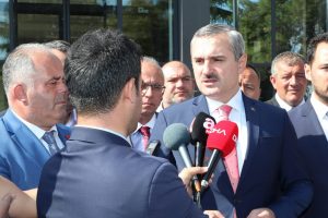 Şenocak, İBB'den &ccedil;ıkartılan iş&ccedil;ilerle ilgili a&ccedil;ıklama yaptı