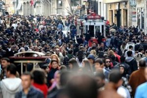 Başka ile kayıtlı 35 bin g&ouml;&ccedil;men İstanbul'dan g&ouml;nderildi