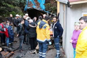 Ruhsatsız maden ocağında patlama: Yaşam savaşını kaybetti